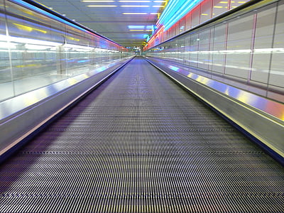 metal segments, moving walkway, roller platform, treadmill, moving sidewalk, rolling pavement, means of rail transport
