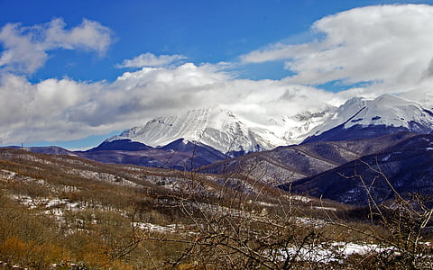 campotosto, L'Aquila, Abruzzo, Italia, Abruzzon kansallispuistossa, Abruzzon kansallispuisto, Gran sasso