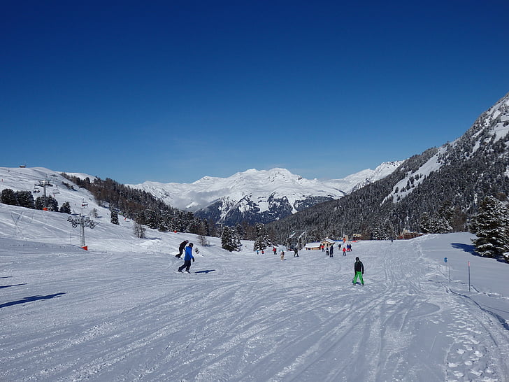 Alpi, Francija, ziemas, 61 trošu ceļiem, sniega slēpošanas