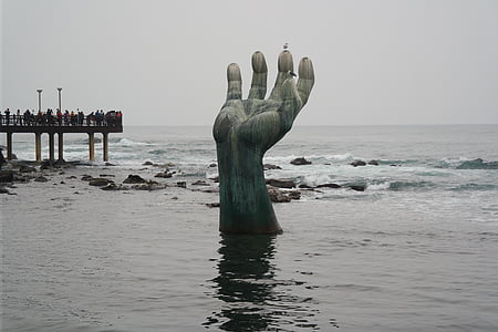 Pohang, statue de mains, plage