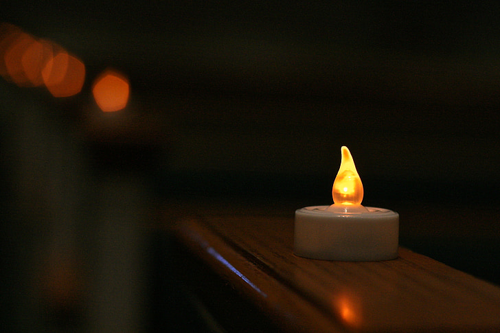 Espelma artificial, Espelma, l'església, Nadal