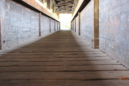 Most, pryč, průchod, dřevěný most, útěk, zábradlí, dřevo
