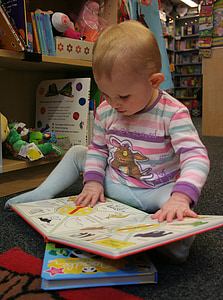 Baby, väikelapse, lugemine, raamat, booklover, raamatukoi, raamatupood