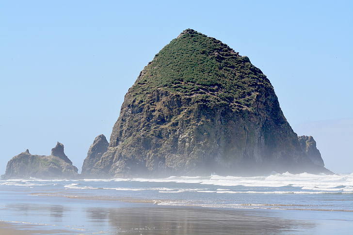 Oregon, Cannon beach, strandstoelen, hooiberg rock, kustlijn, Stille Oceaan, Northwest