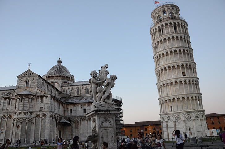 stolp v Pisi, potovanje, potovanja, turizem, turisti, Evropi