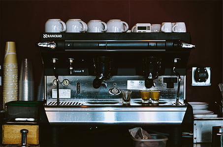 Branco, cerâmica, copos, café expresso, máquina, máquina de café expresso, café