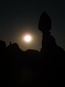 roca equilibrada, noche, luz de la luna, Luna, oscuridad, místico, misticismo