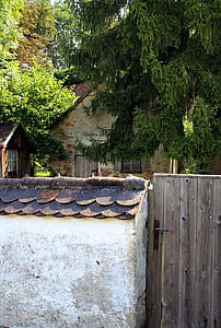 altes Haus, Gartenmauer, Wand, Holztür, romantische, Hütte, hölzernes Tor