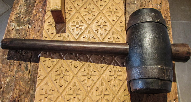 Cipro, Dherynia, Museo del folklore, martello, in legno, carpentiere, strumento