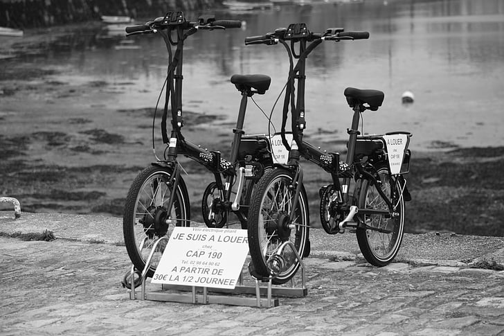 dviračiai, du ratai, dviračiai, Miestas, miesto, dviratis, automobilių stovėjimo aikštelė