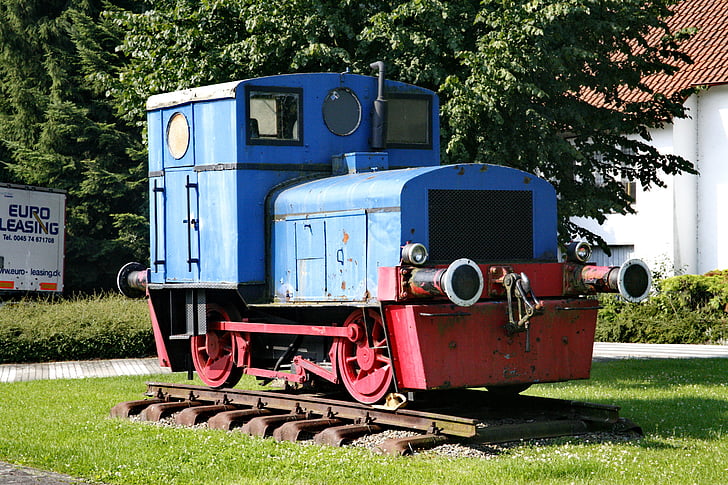 lokomotyvas, traukinys, mėlyna, skersinis, senas, muziejus kontekste