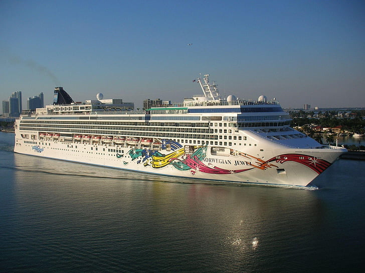 Cruise, loďou, cestovný ruch