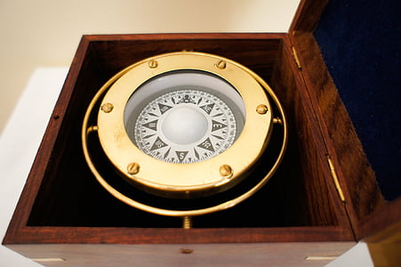 Mosazný námořní kompas, Stylový kompas v poli, kompasu kapitán, plachtění dárek, mořský dar, námořní dekorace