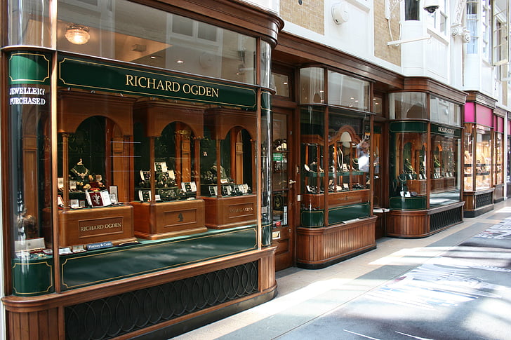 presentasjon, Burlington arcade, Mayfair, London, raffinement, tradisjon, butikker