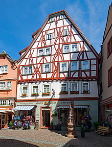 Wertheim, Baden-württemberg, Tyskland, gamla stan, gammal byggnad, platser av intresse, Fachwerkhaus