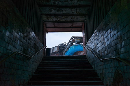 Fénykép, beton, lépcső, közelében, kék, műanyag, cső