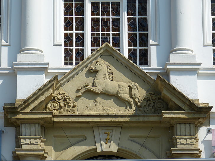 Celle, Baja Sajonia, casco antiguo, históricamente, fachada, edificio, caballo