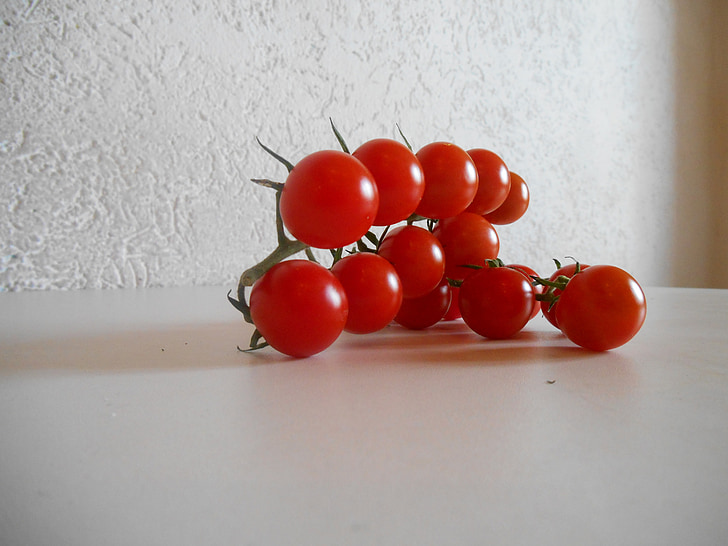 pomidorai, Vyšniniai pomidorai, mini pomidorai, raudona, balta, sveikas, vitaminai