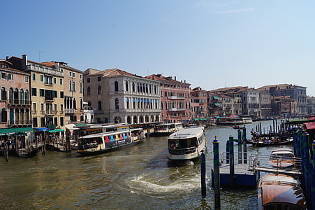 Venecia, Italia, días de fiesta, casas antiguas, canal, ciudad, barcos