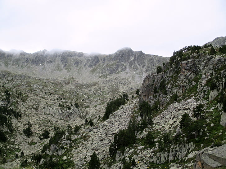 Andorra, mäed, suvel