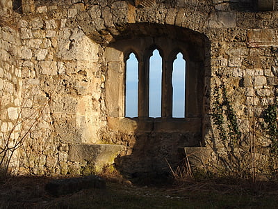 Château, fenêtre de, Moyen-Age