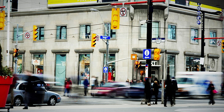 Toronto, Yonge i dundas, ciutat, intersecció, cotxes