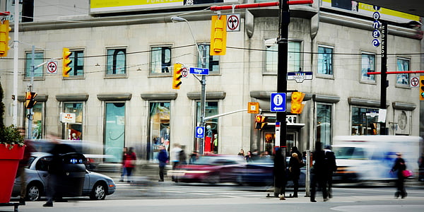 Toronto, Yonge dundas e, cidade, interseção, Carros