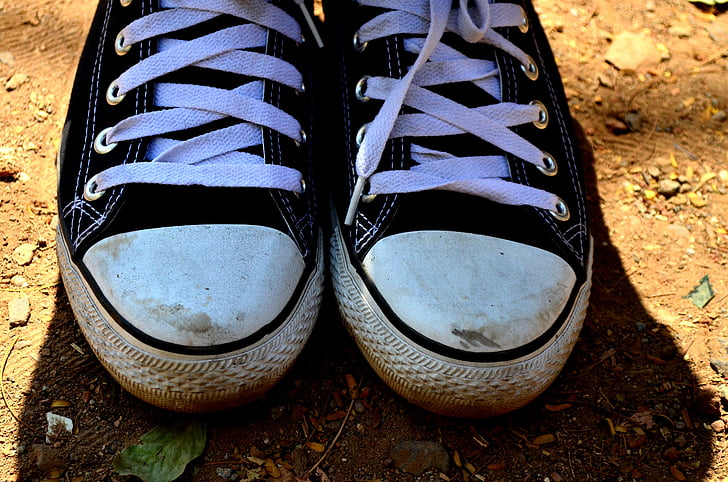tkaničky, boty, tenisky, černá, tkaničky, Converse, móda