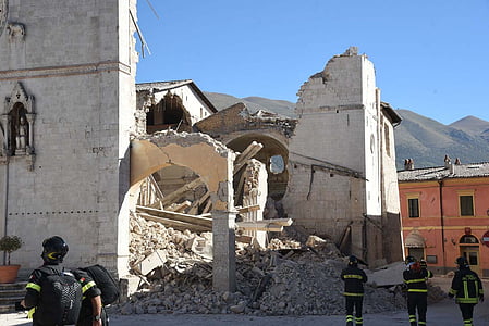 Землетрясение, Италия землетрясение, Норча, Сан bendetto Норча землетрясение, Землетрясение в Норче