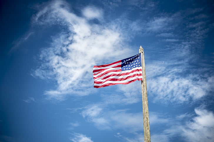 американський прапор, Прапор, флагштока, на відкритому повітрі, Патріотизм, Хмара - небо, Смугастий