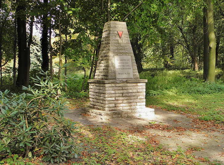 monument, war, memorial to victims of fascism, world war, victims, fallen, fellow citizens