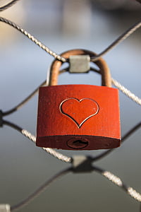 selective, focus, photography, brown, heart, carved, padlock