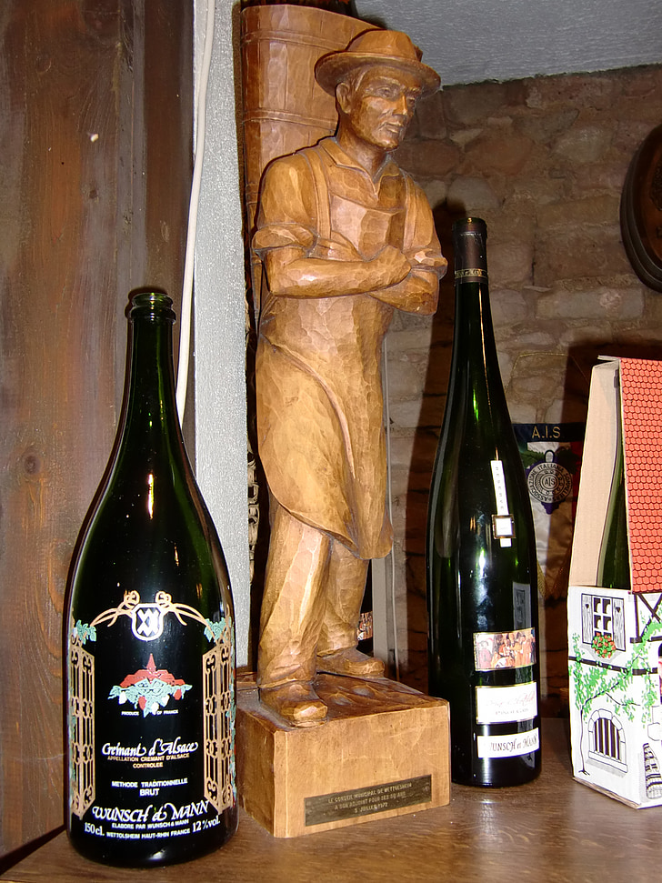 holzfigur, figure, wine, wine tasting, winemaker, vintage, bear