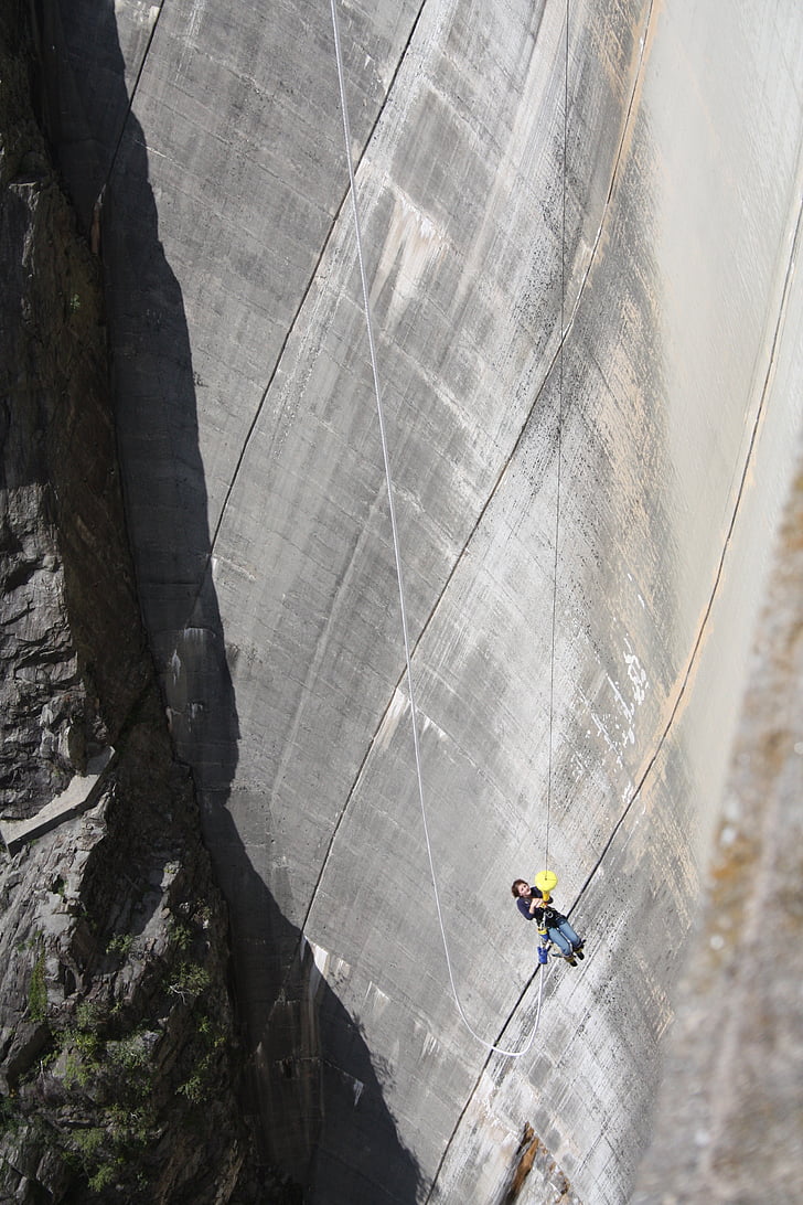 bungee jumping, Dam, Verzasca, Ticino, Elveţia