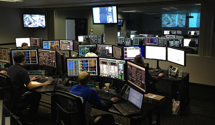 космически център, SpaceX, контролен център, ракета науката, компютри, контролери, Кейп Канаверал