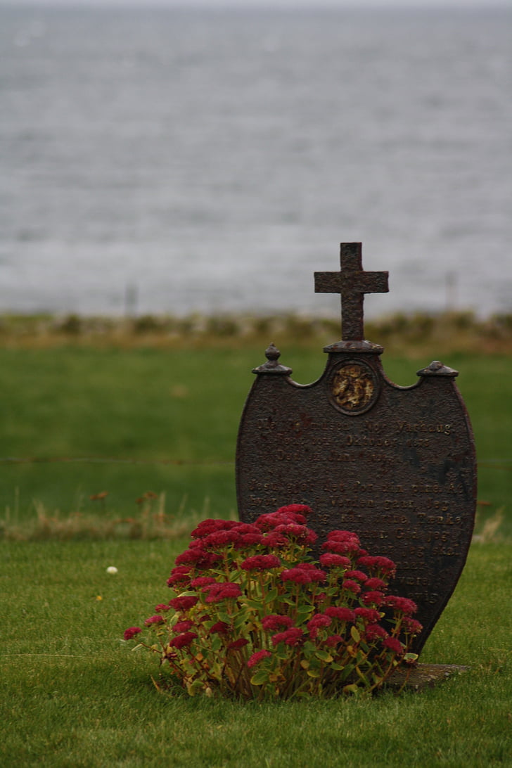 grob, cvetje, križ, morje, pokopališče