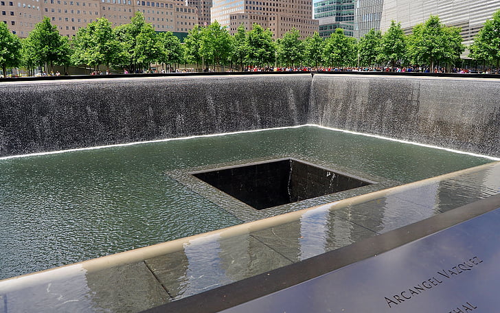 Ground Zero-muistomerkki, World trade Centerin, Memorial, Manhattan, Brooklyn, New Yorkissa, arkkitehtuuri