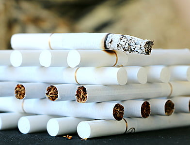 papieros, dla niepalących, popiół, zwyczaj, zależność, obrażenia, tytoń
