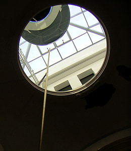 kupoli otvor, místnost instalace, Tři grácie, kopí, tanec, Spolková rada, Berlín
