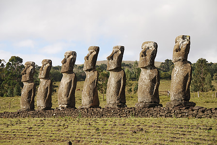 Chili, île de Pâques, sculpture, Moai, Mohais, voyage