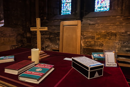 kostol, Biblia, kríž, Modlitba, oltár, sviečka, náboženstvo