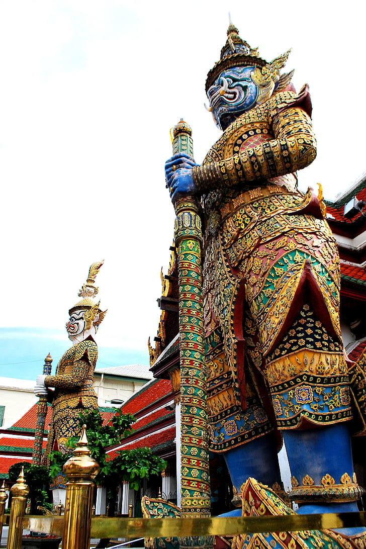 milzis, smaragda Budas templis, statuja