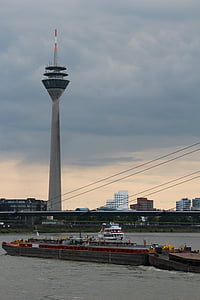 Düsseldorf, rádió torony, Rajna, hajó, közlekedés