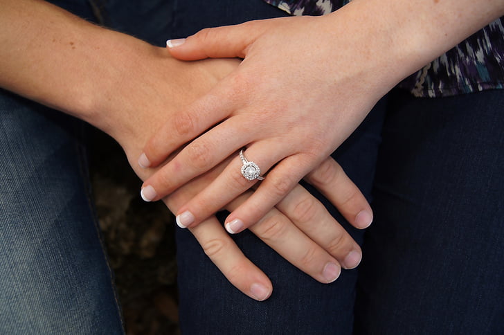 τα χέρια, δαχτυλίδι, υπόσχεση, εμπλοκή, Αγάπη, Γάμος, Γάμος