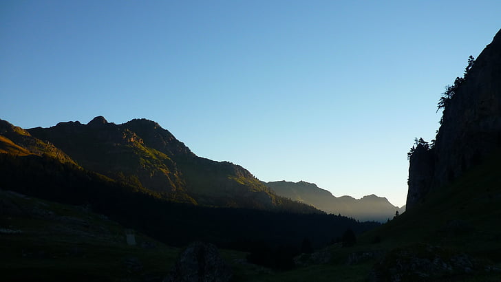 Pyrénées, Франция, слънцето изгрява, планински