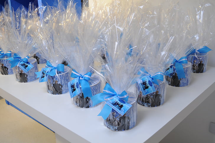 party, frozen, by heart, gifts