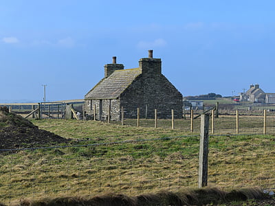 cottage, farmland, fencing, fence, posts, green, farm