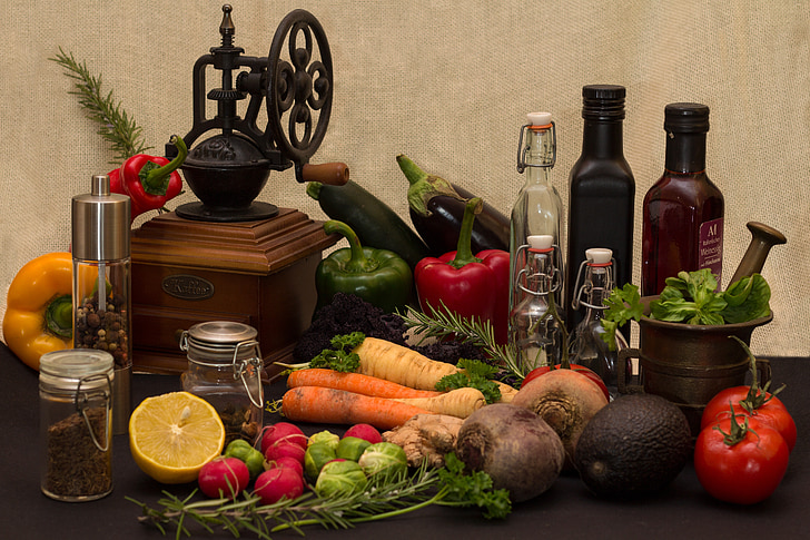 Still-Leben, Gemüse, Flaschen, Gewürzmühle, Essen, Gemüse, Tomaten