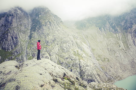 mgła, Jezioro, góry, osoba, Rocky, skalista góra, piesze wycieczki