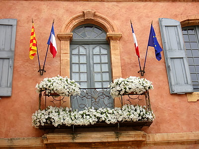 fasade, Provence, Fleuri, våren, Roussillon, rådhuset, flagg
